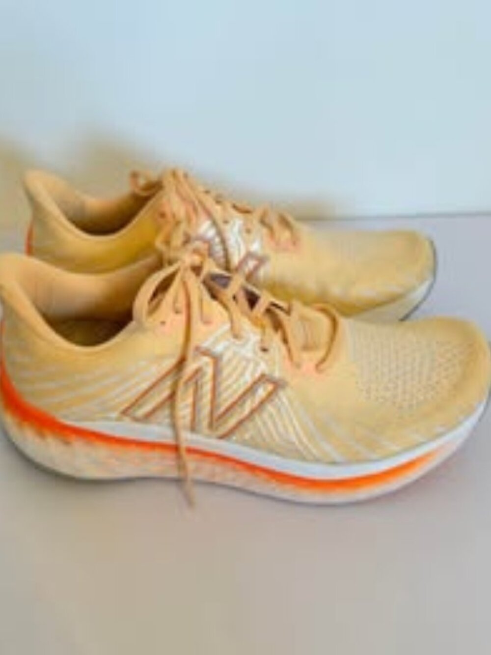 New Balance Women’s Fresh Foam X Vongo v5 Light Mango Running Shoe Size 9.5